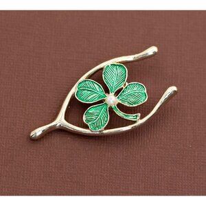 Vintage Clover Slingshot Light Gold Tone Brooch by Gerry's - U18